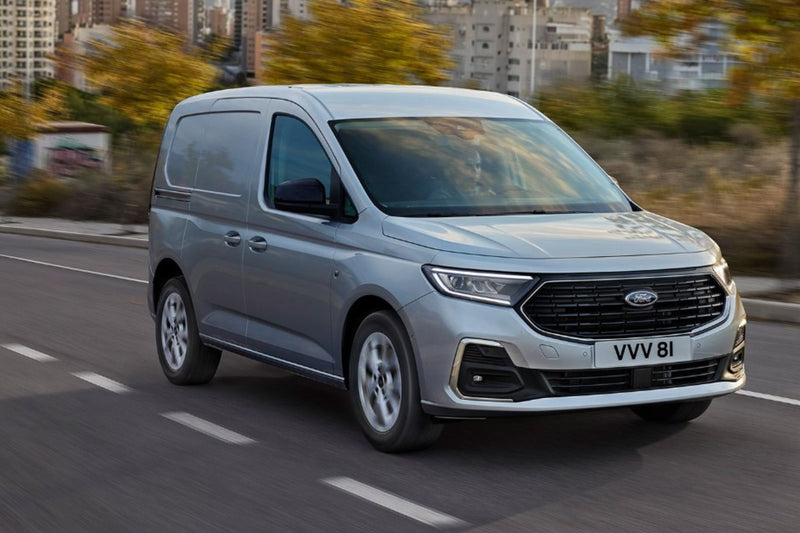 Ford Tourneo Connect Ibrido Plug-In: La Rivoluzione a Sette Posti